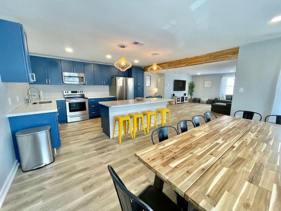 4 Bedrooms House With Private Pool And 2 Min Walk To The - Zula Siesta House Holiday home South Padre Island