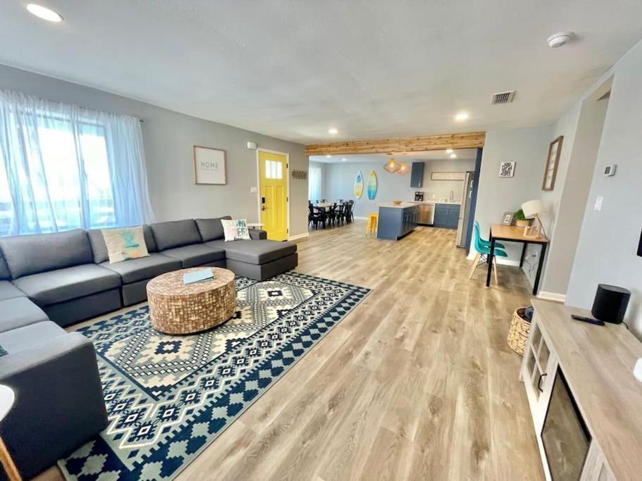 4 Bedrooms House With Private Pool And 2 Min Walk To The - Zula Siesta House Holiday home South Padre Island