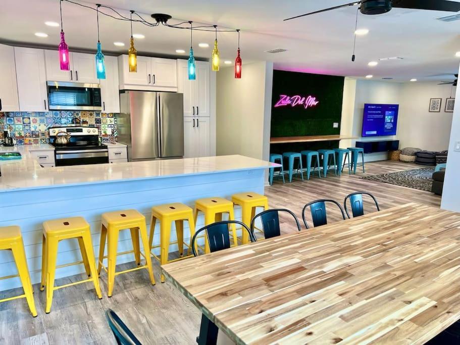 Zula Del Mar: Beachfront With Pool For Large Groups * South Padre Island