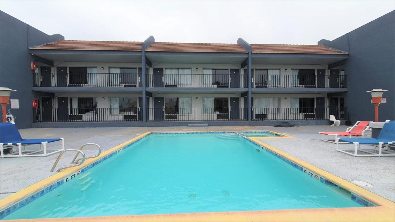 Motel South Padre Island Lodge 2*