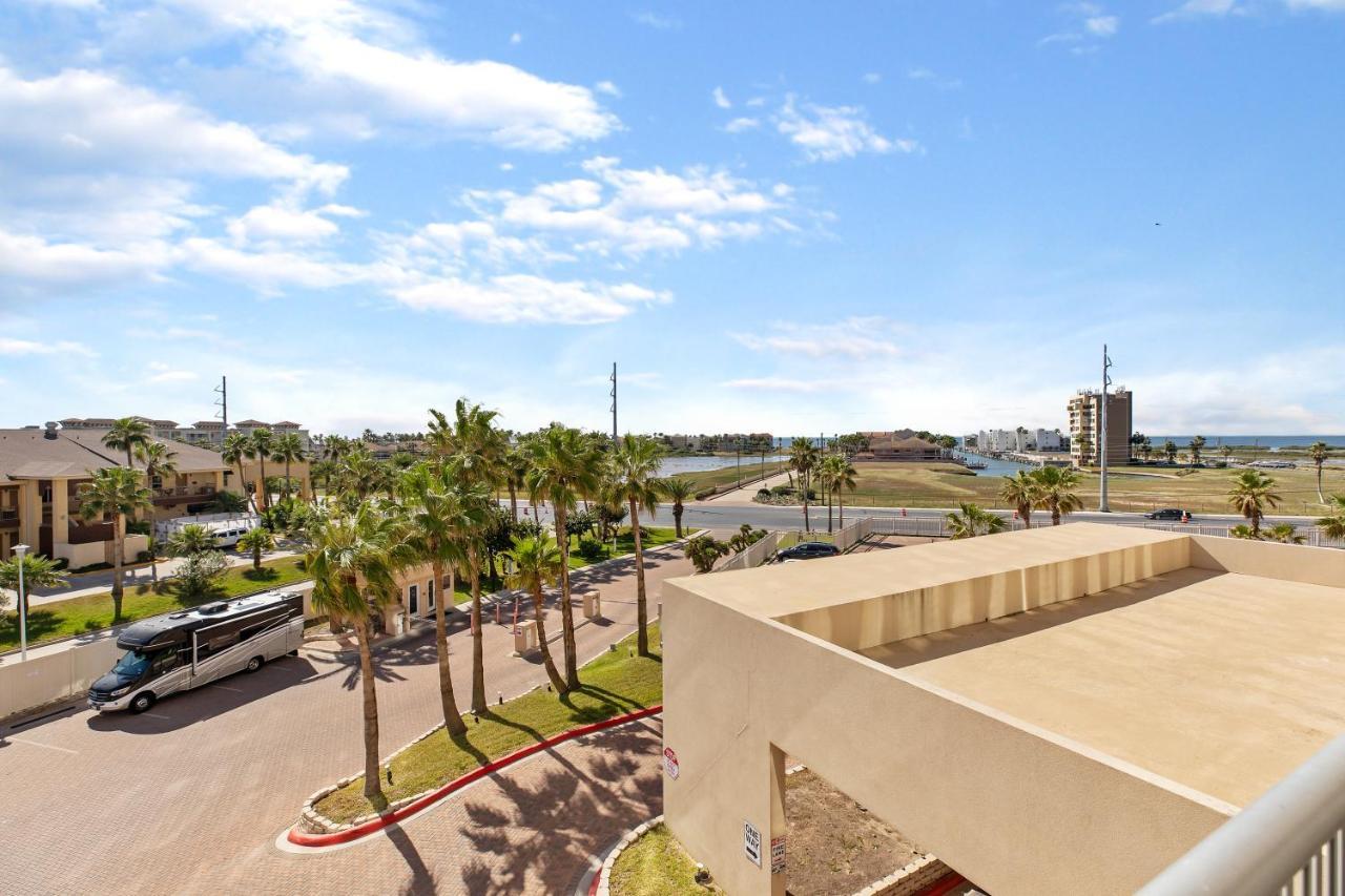 Perfect Condo, For Everyone! Beachfront