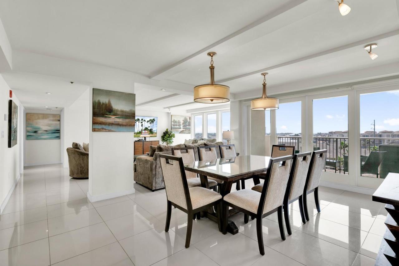 Stunning Bayview! Large In Beachfront With Shared Pools And Jacuzzi Holiday home