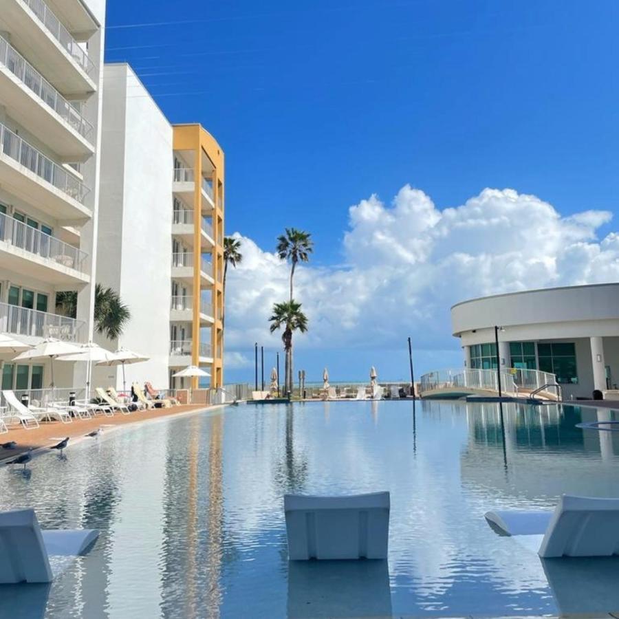 Hotel Peninsula Island & - Beachfront At