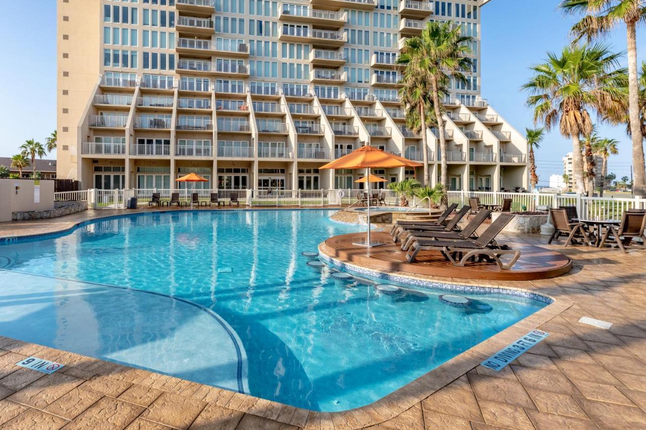 Perfect Condo, For Everyone! Beachfront Holiday home *