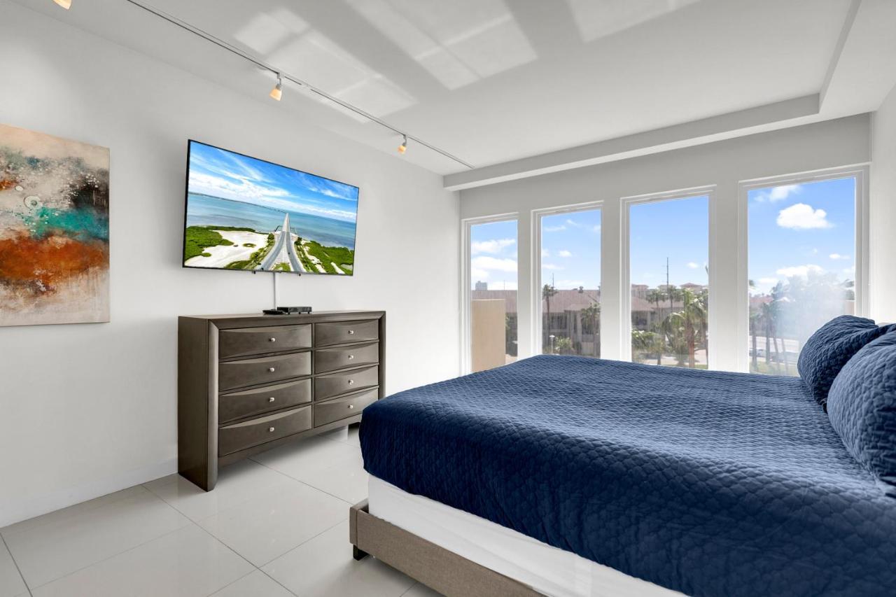 Holiday home Perfect Condo, For Everyone! Beachfront *