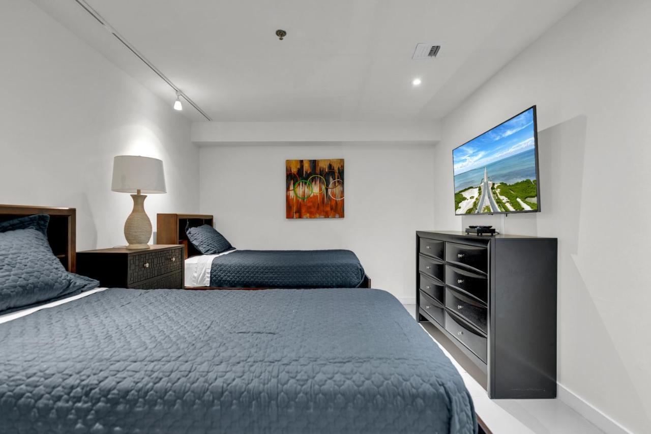 Perfect Condo, For Everyone! Beachfront * South Padre Island