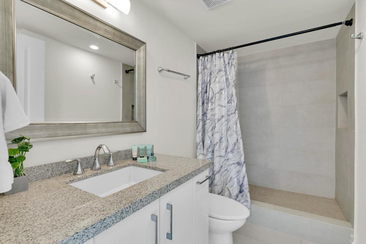 Stunning Bayview! Large In Beachfront With Shared Pools And Jacuzzi Holiday home