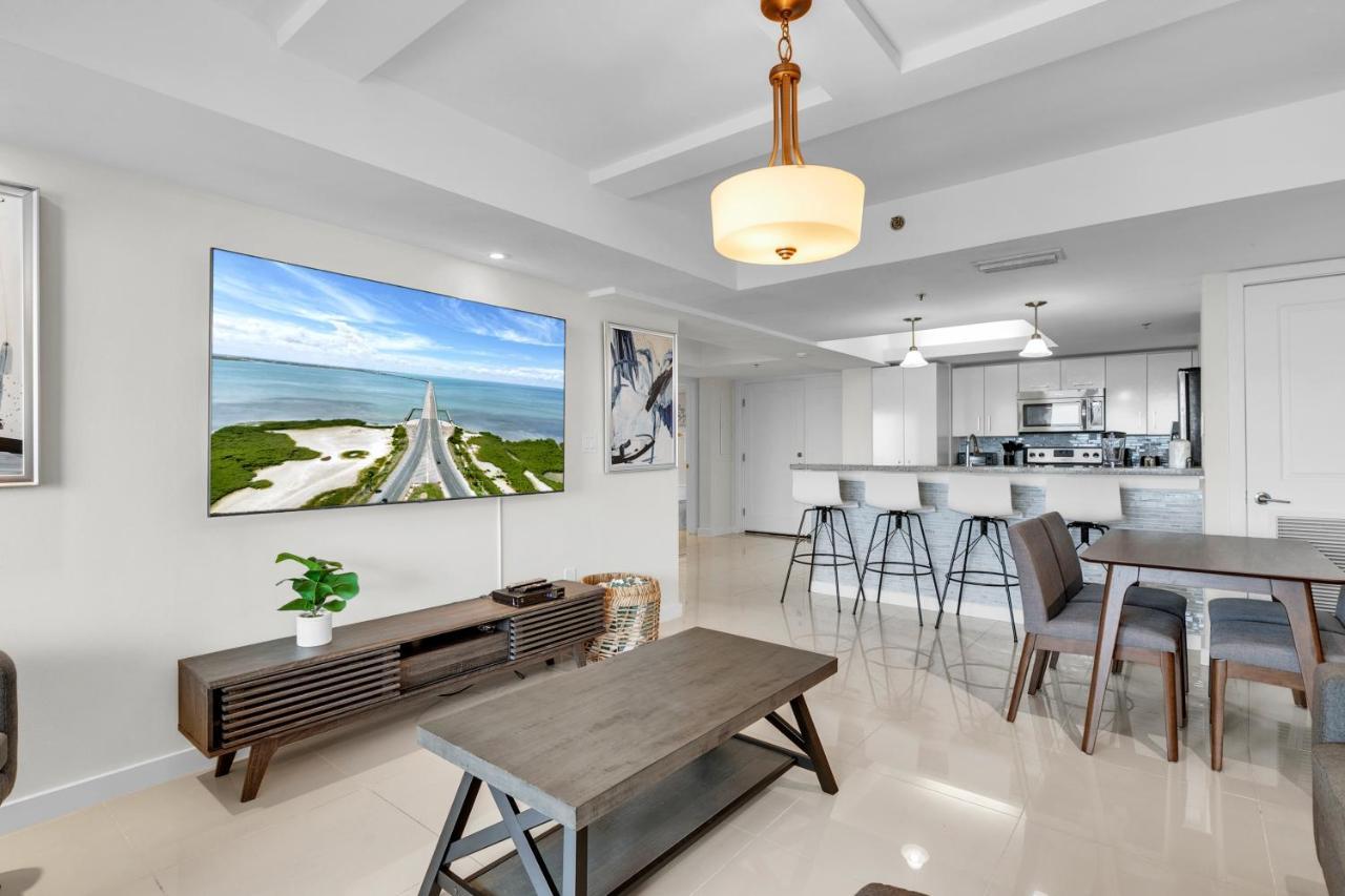 Panoramic Island View! New 1 Bedroom Spacious In Beachfront Apartment South Padre Island