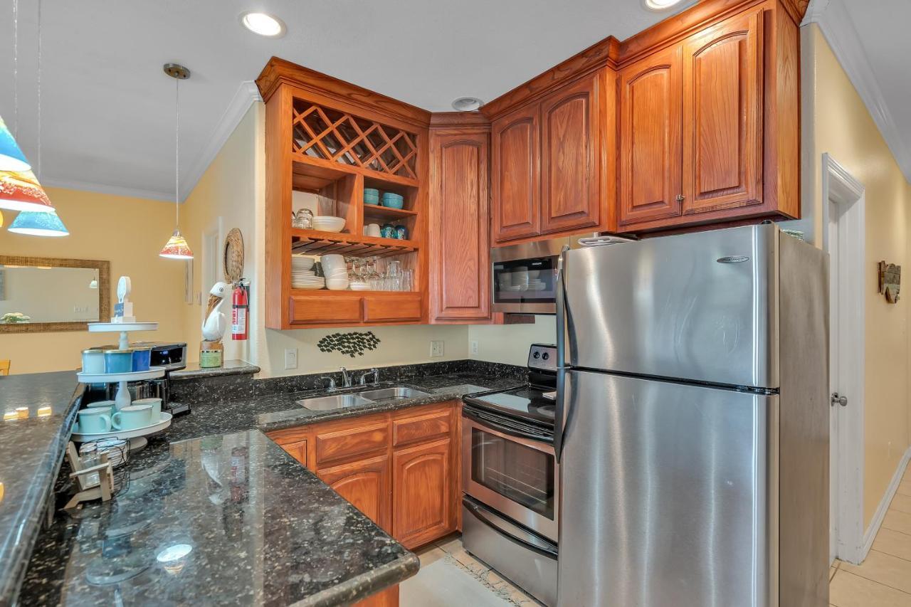 129 E Cora Lee Dr, #203 *