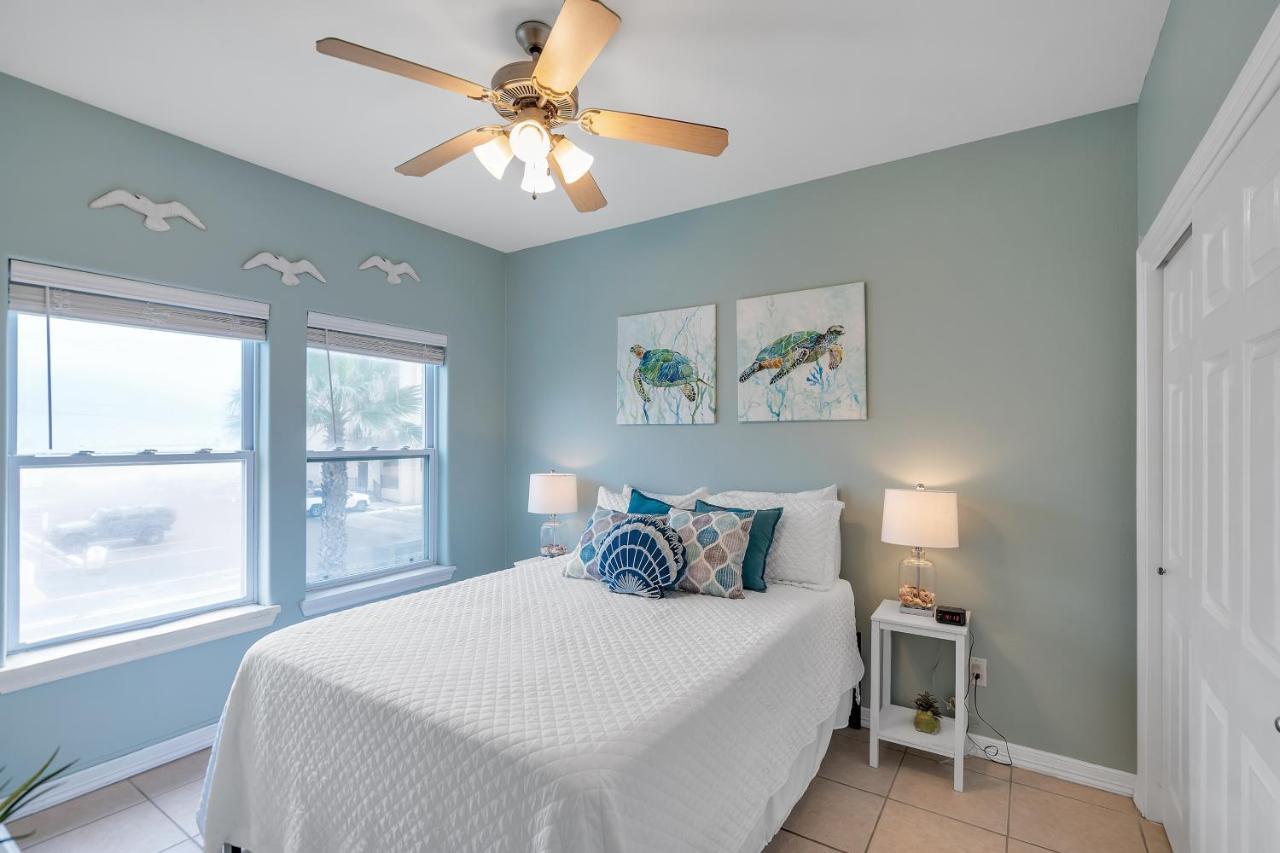 Apartment 129 E Cora Lee Dr, #203 *