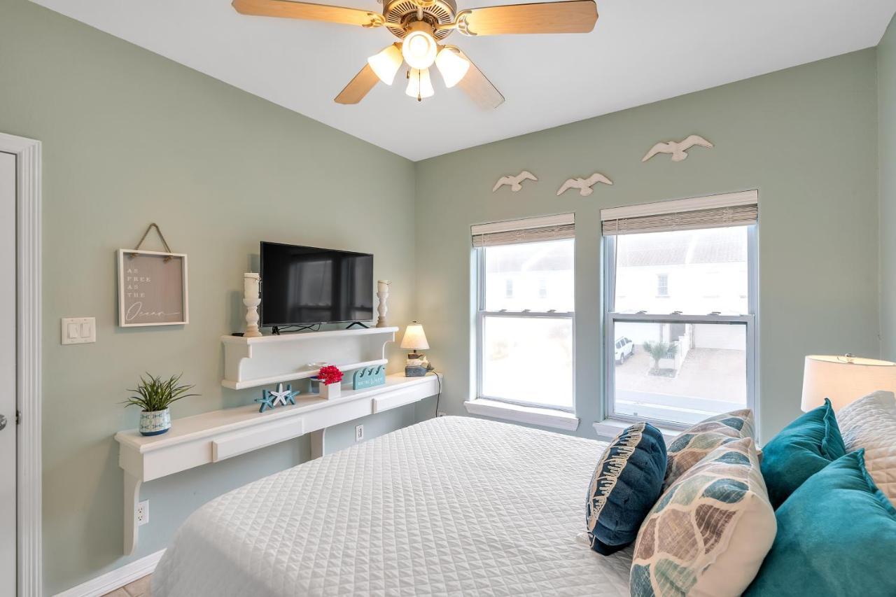 Apartment 129 E Cora Lee Dr, #203 South Padre Island
