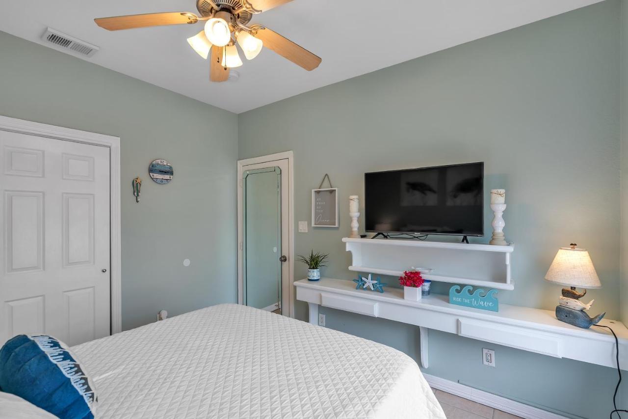 129 E Cora Lee Dr, #203