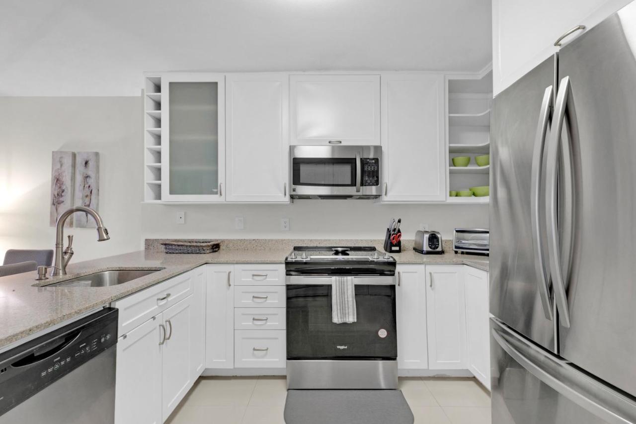 1st Floor W Beautiful Grounds! Heated Pools Hot Tub Tennis Courts Apartment