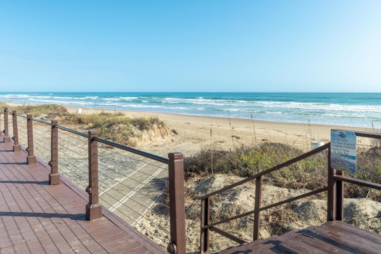 Beachfront Short Walk To The Holiday home *