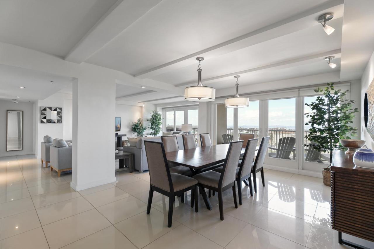Enjoy A Perfect Bayview! Beachfront With Shared Pools South Padre Island