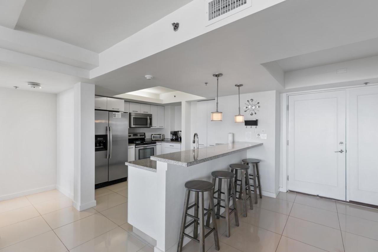 Enjoy A Perfect Bayview! Beachfront With Shared Pools * South Padre Island