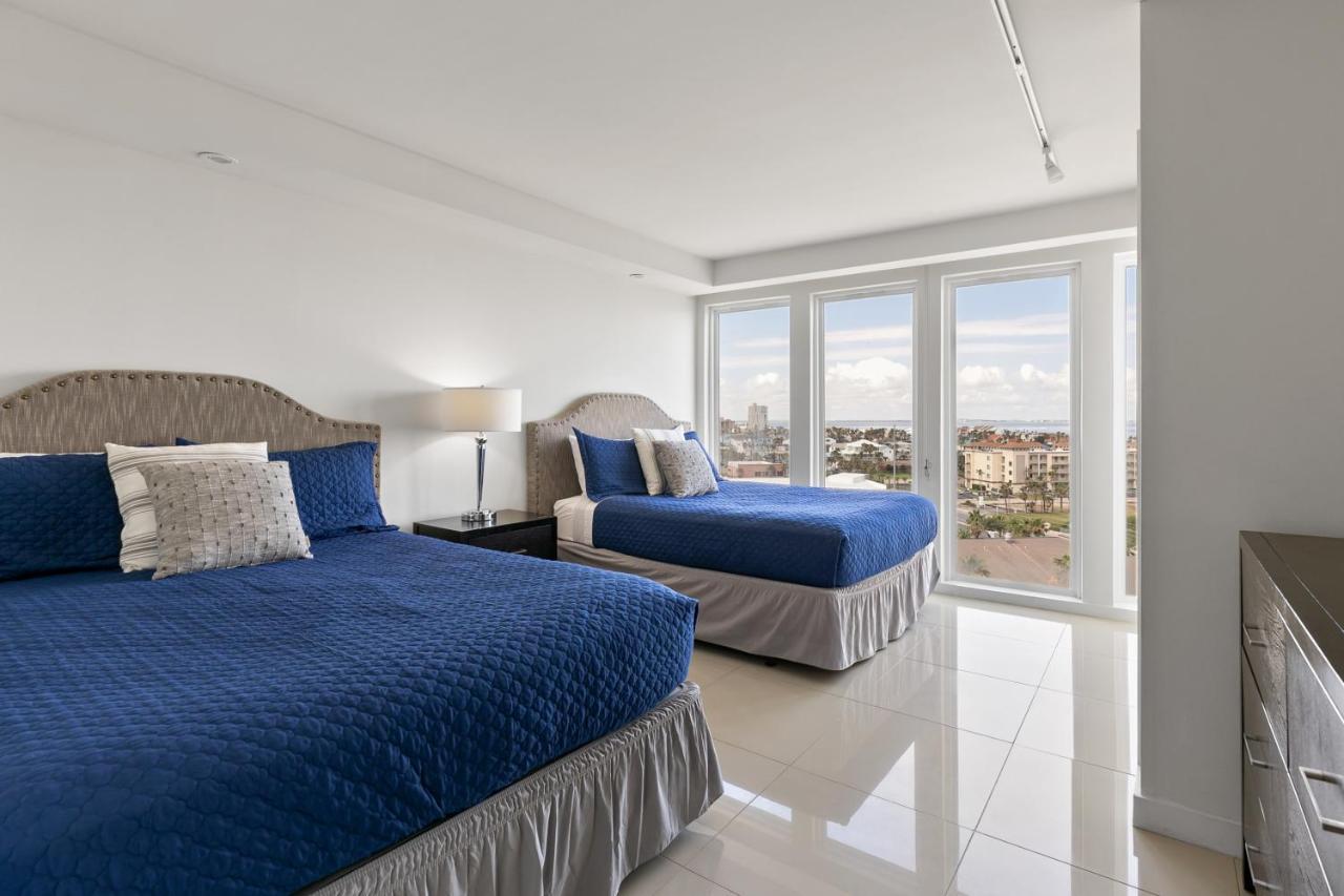 Enjoy A Perfect Bayview! Beachfront With Shared Pools *
