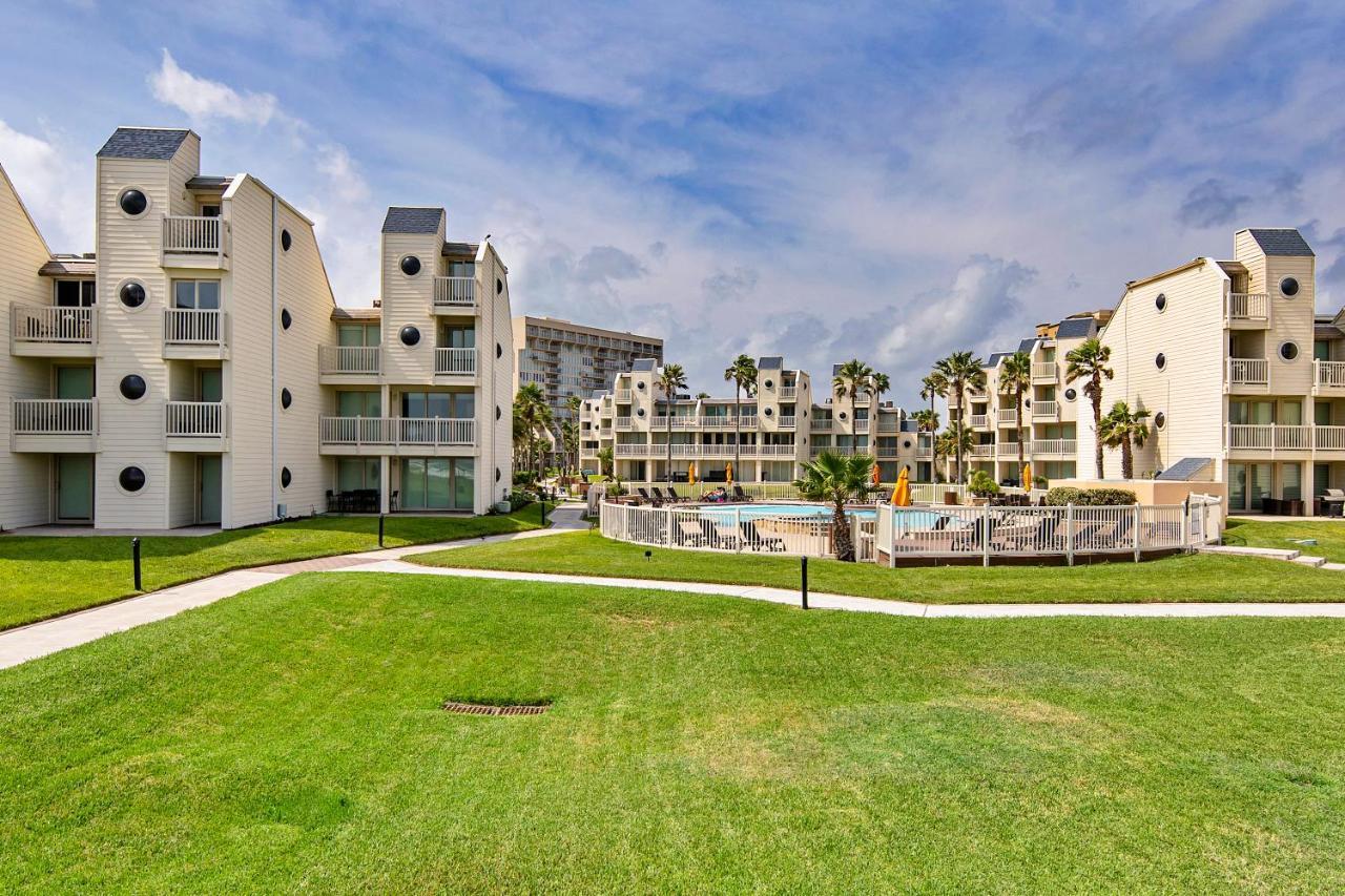 Holiday home Enjoy A Perfect Bayview! Beachfront With Shared Pools *