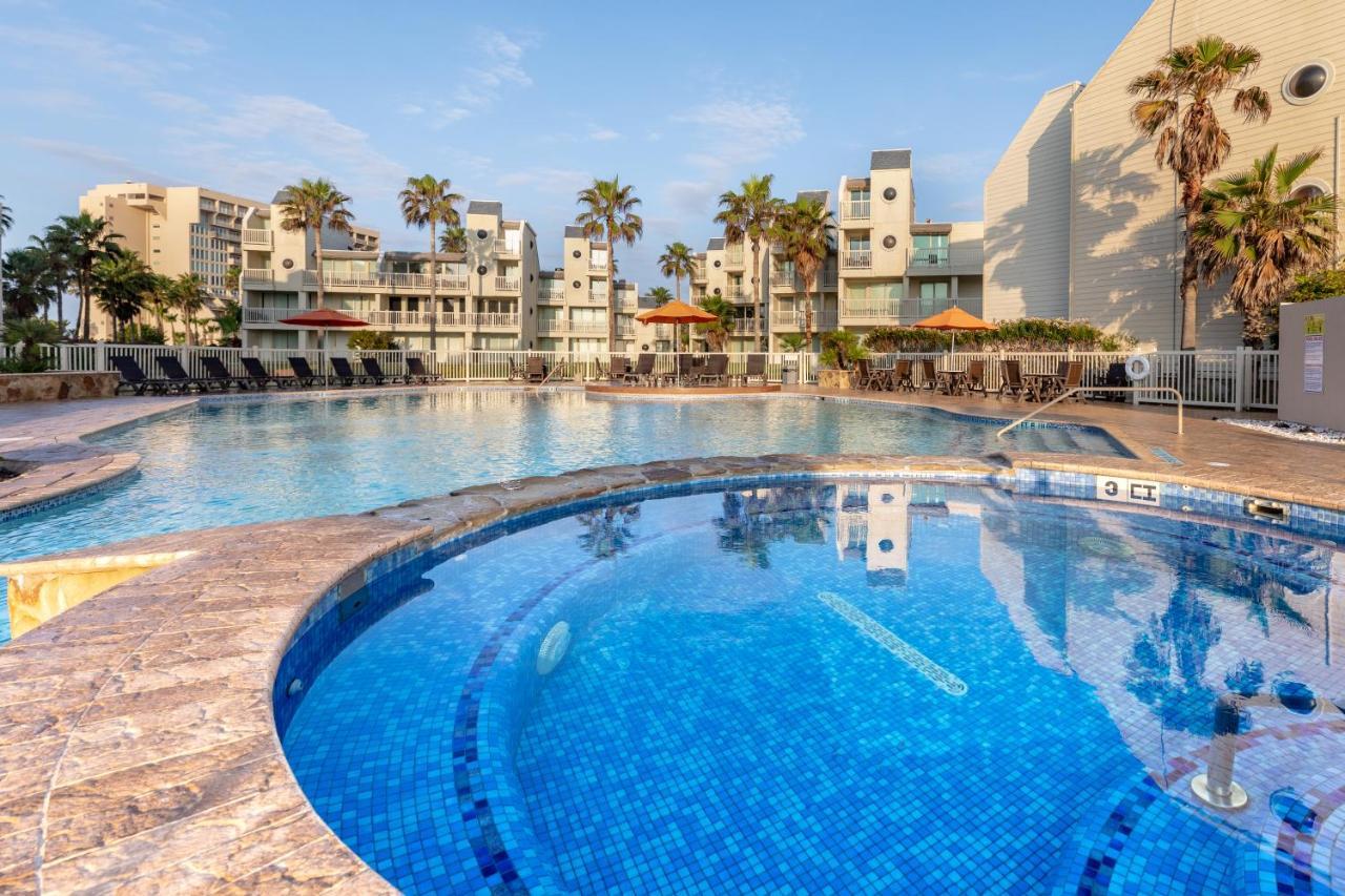 Enjoy A Perfect Bayview! Beachfront With Shared Pools *