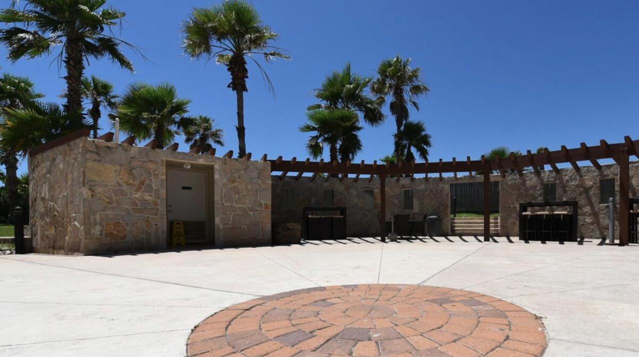1st Floor W Beautiful Grounds! Heated Pools Hot Tub Tennis Courts South Padre Island