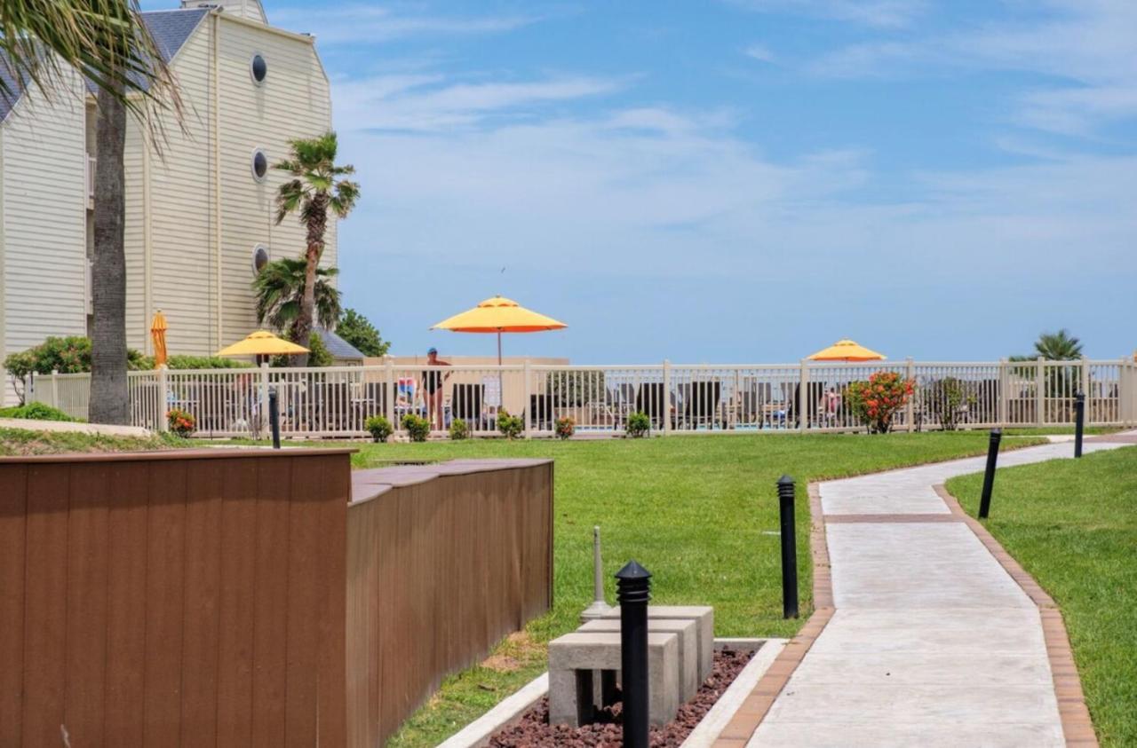 Apartment 1st Floor W Beautiful Grounds! Heated Pools Hot Tub Tennis Courts *