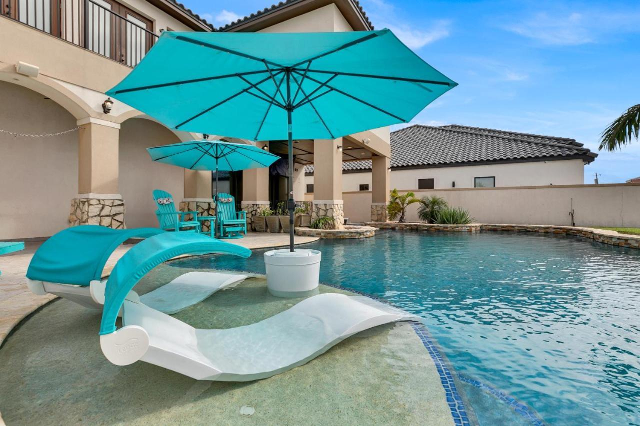 Paradise Villa: 2 Blocks From Beach, Private Pool Villa *