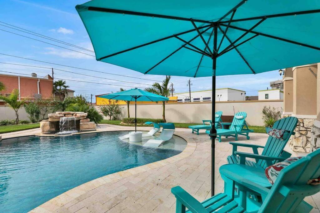 Paradise Villa: 2 Blocks From Beach, Private Pool South Padre Island