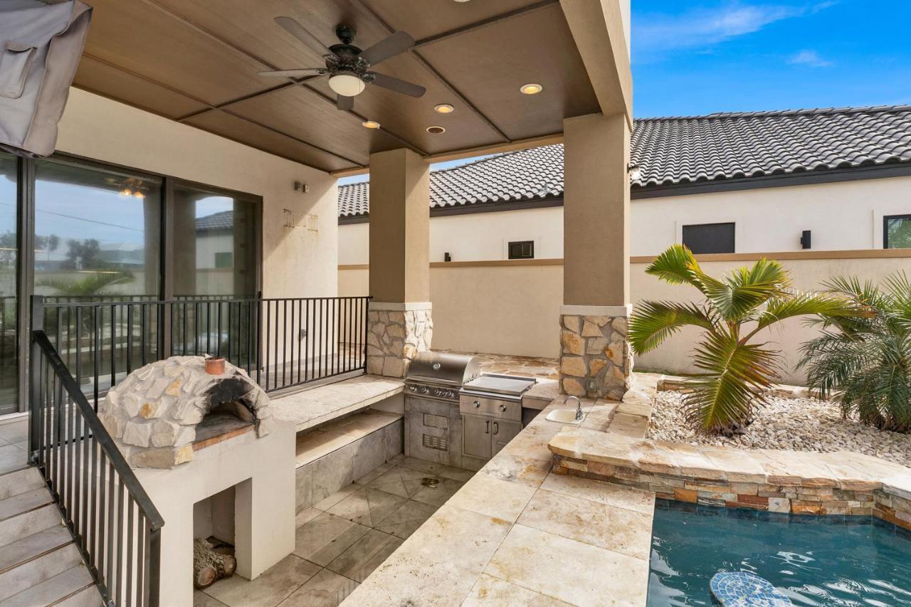 Paradise Villa: 2 Blocks From Beach, Private Pool *