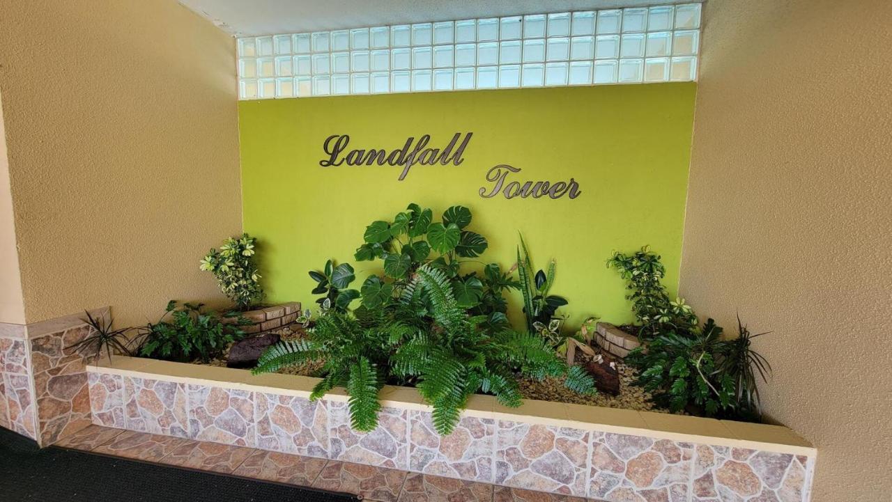Landfall 22 Apartment