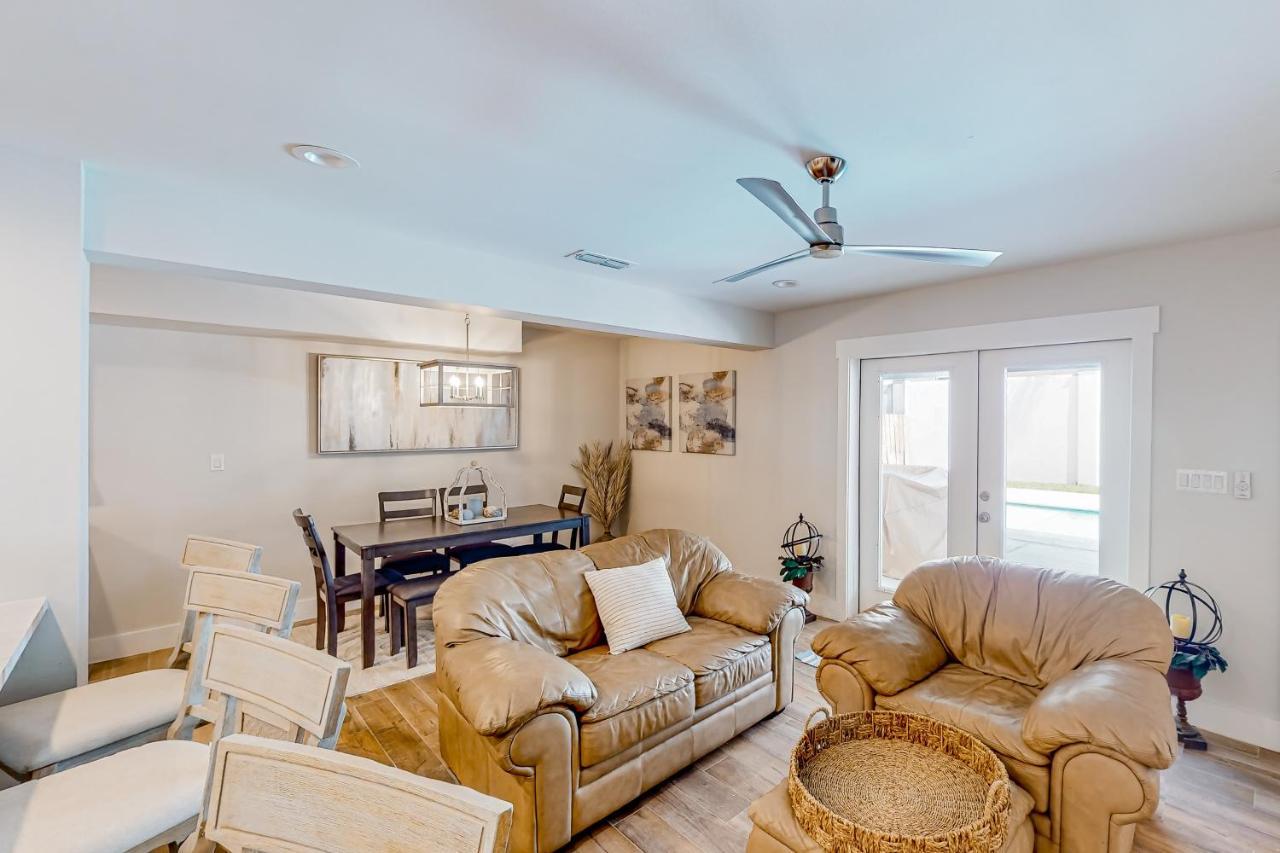 Carolyn's House Unit B