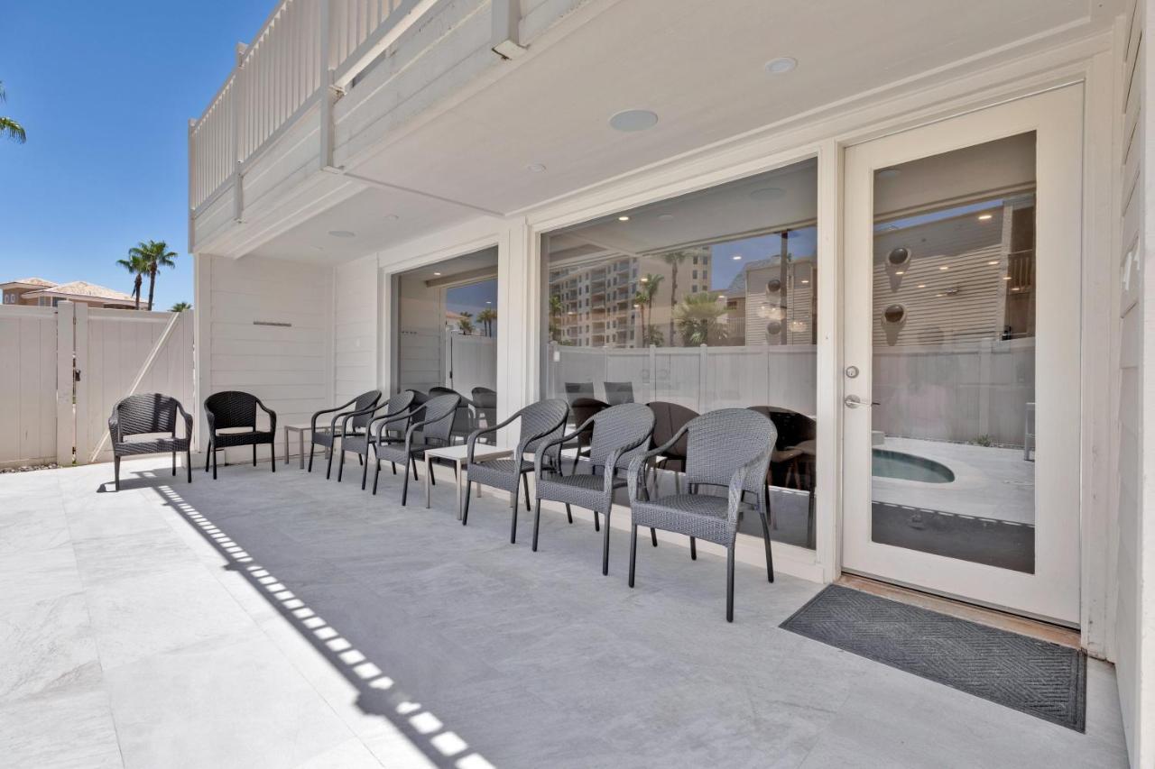 Large Family Luxury In Beachfront Resort, Heated Pool, Private Terrace & Pool