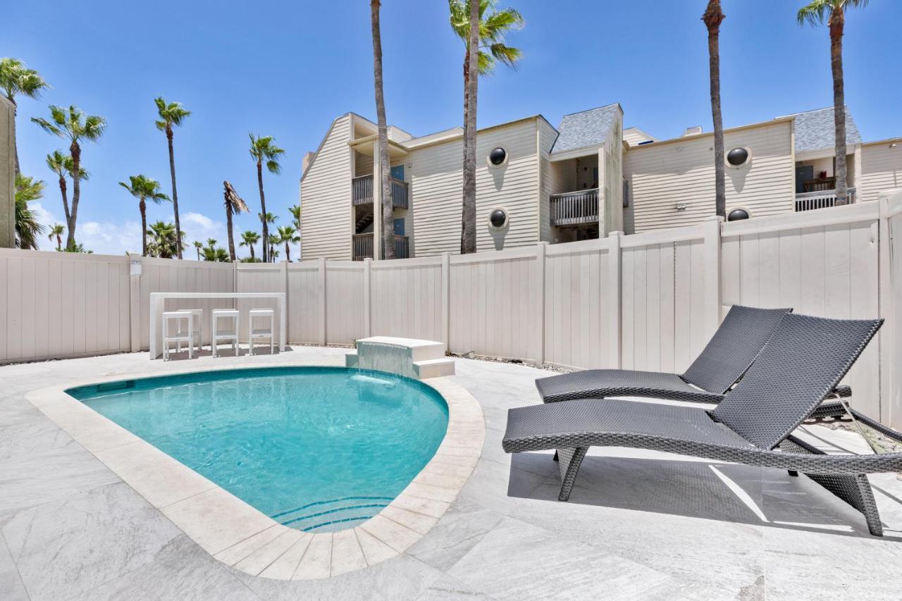 Large Family Luxury In Beachfront Resort, Heated Pool, Private Terrace & Pool