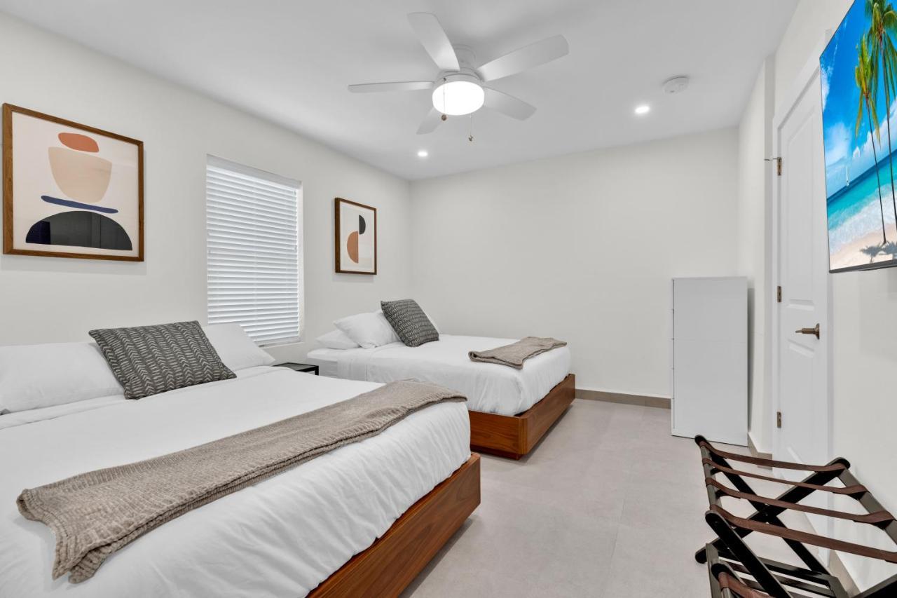 Large Family Luxury In Beachfront Resort, Heated Pool, Private Terrace & Pool Apartment *