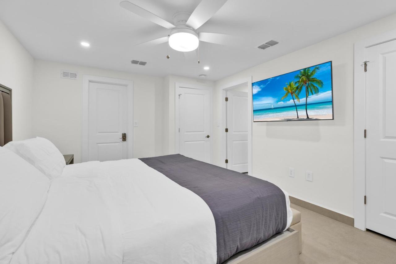 Large Family Luxury In Beachfront Resort, Heated Pool, Private Terrace & Pool South Padre Island