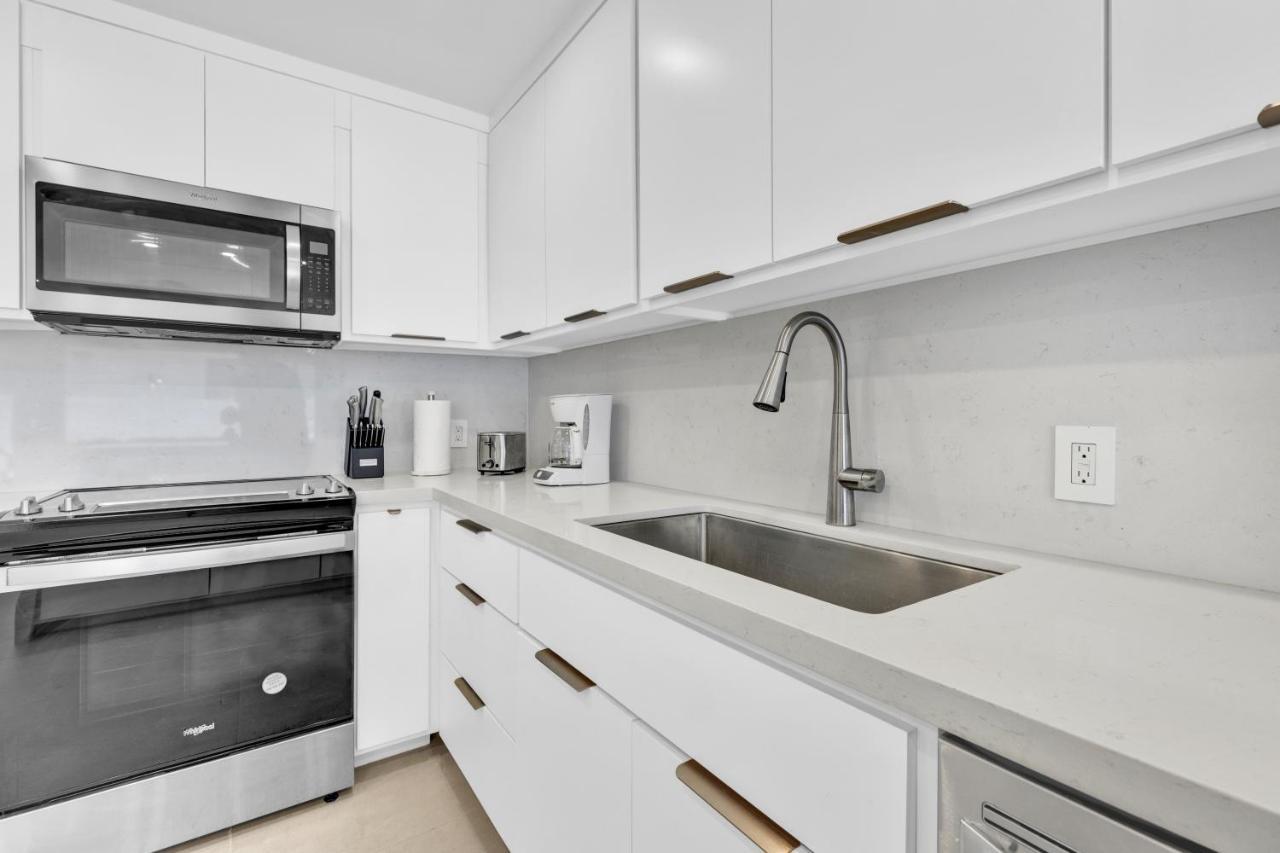 Large Family Luxury In Beachfront Resort, Heated Pool, Private Terrace & Pool Apartment