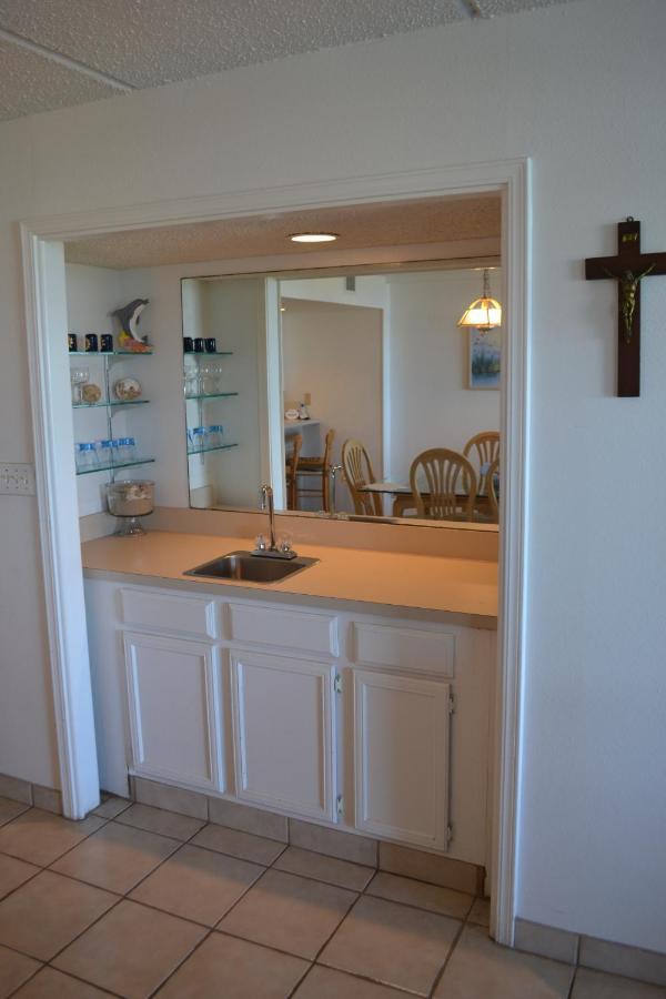 Holiday home Beachfront 2br Condo, Suntide Iii, Unit 209 *
