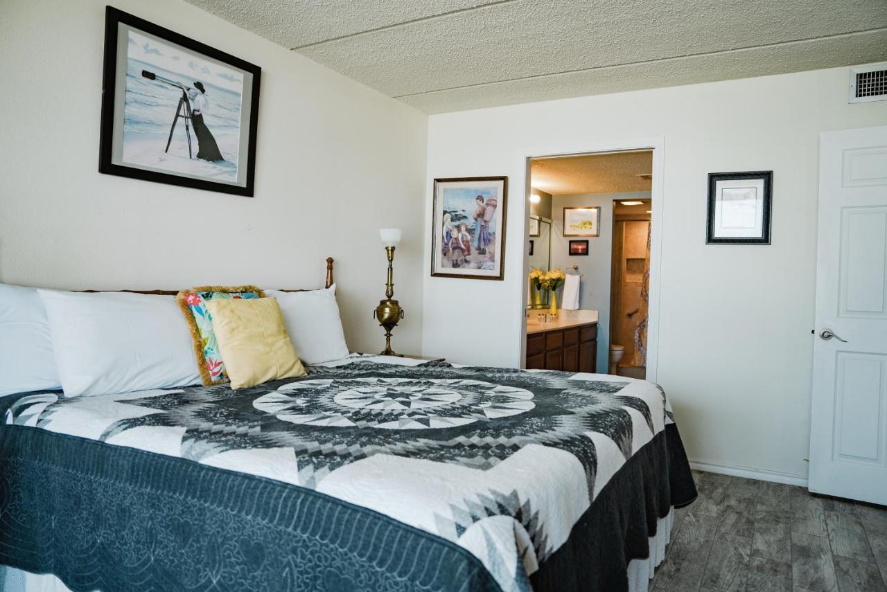 Holiday home Beachfront 3br Condo, Suntide Iii, Unit 706