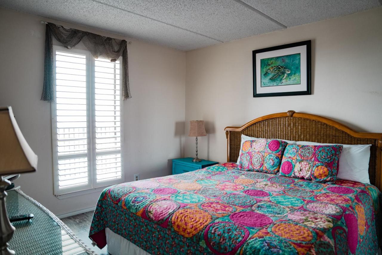Holiday home Beachfront 3br Condo, Suntide Iii, Unit 706