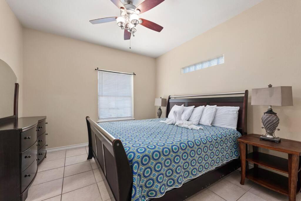 Luxury 3 Bed 2 Bath 1st Floor Near *