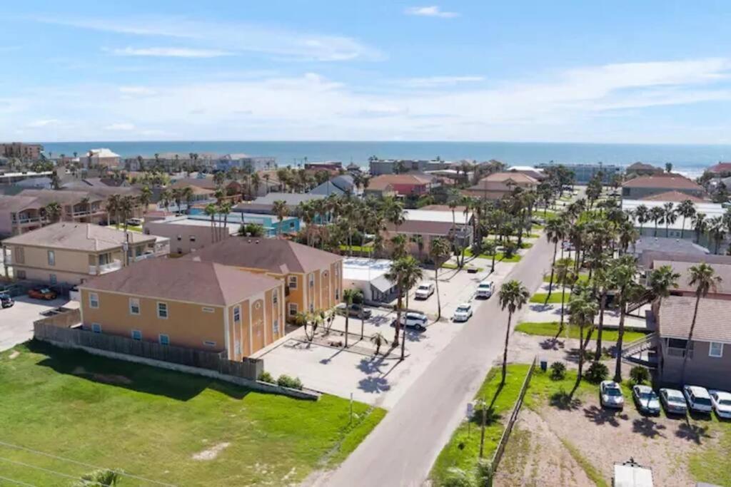 Holiday home Luxury 3 Bed 2 Bath 2nd Floor By