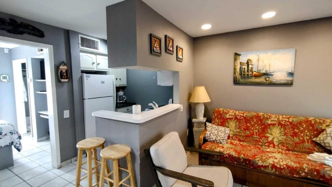 Apartment Sandcastle 108a *