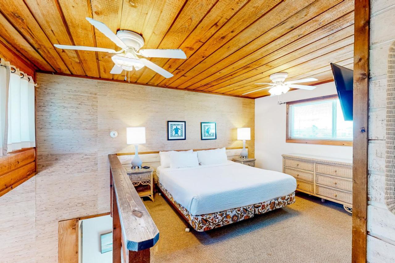 Brooklyn On The Rocks, Unit A Holiday home *