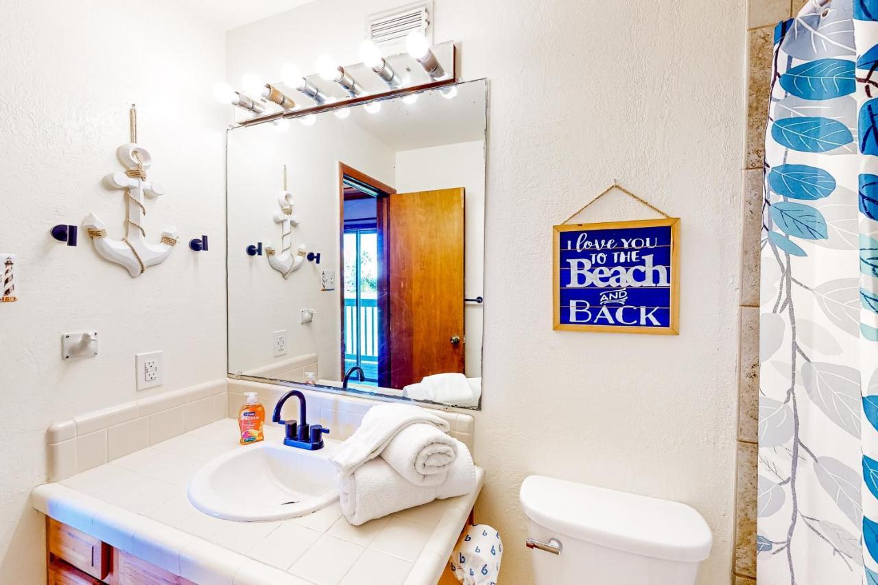 Brooklyn On The Rocks, Unit B Holiday home *