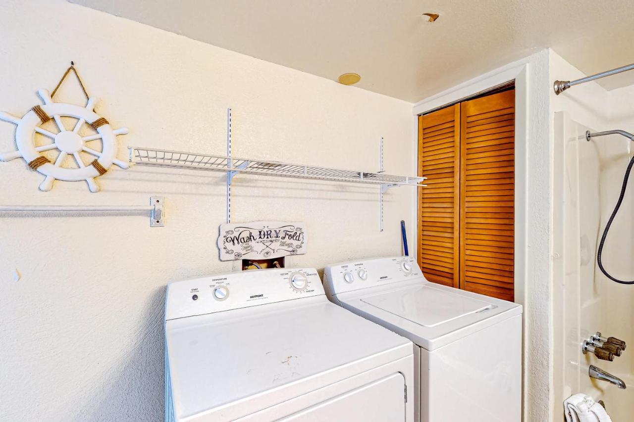 Brooklyn On The Rocks, Unit C Holiday home