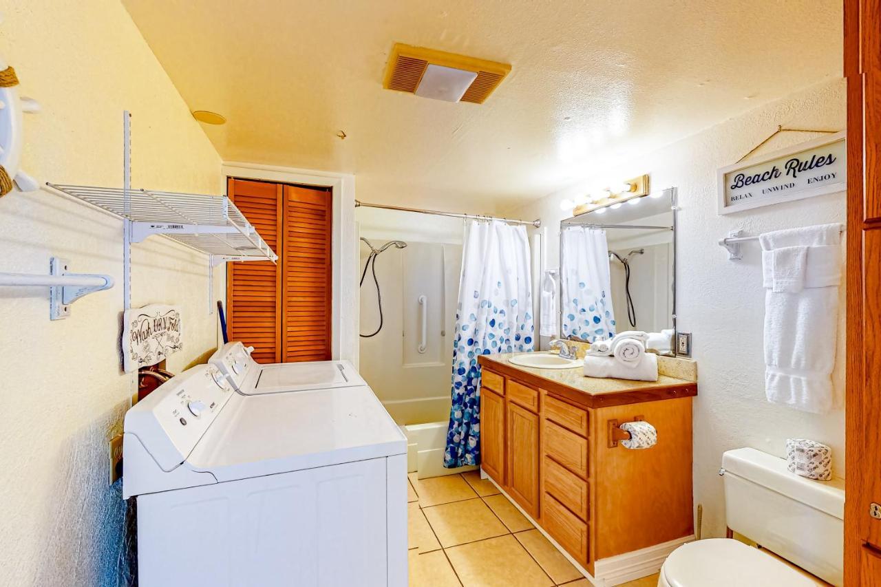 Brooklyn On The Rocks, Unit C Holiday home