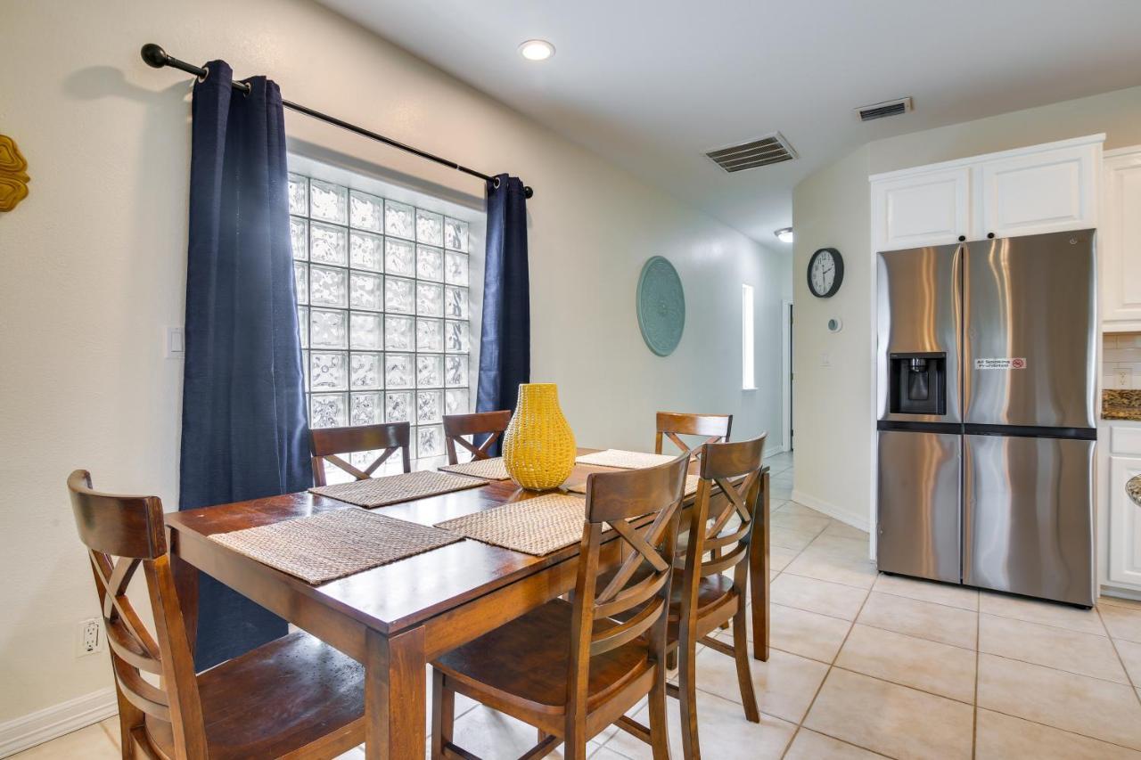 Oceanside Mars Oasis Heated Pool, Steps To Beach! Holiday home *
