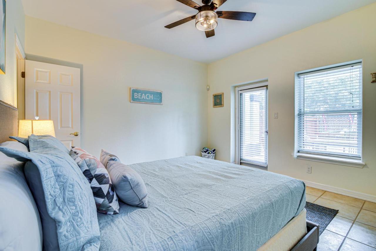 Oceanside Mars Oasis Heated Pool, Steps To Beach! * South Padre Island