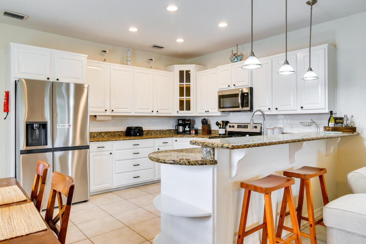 Oceanside Mars Oasis Heated Pool, Steps To Beach! *