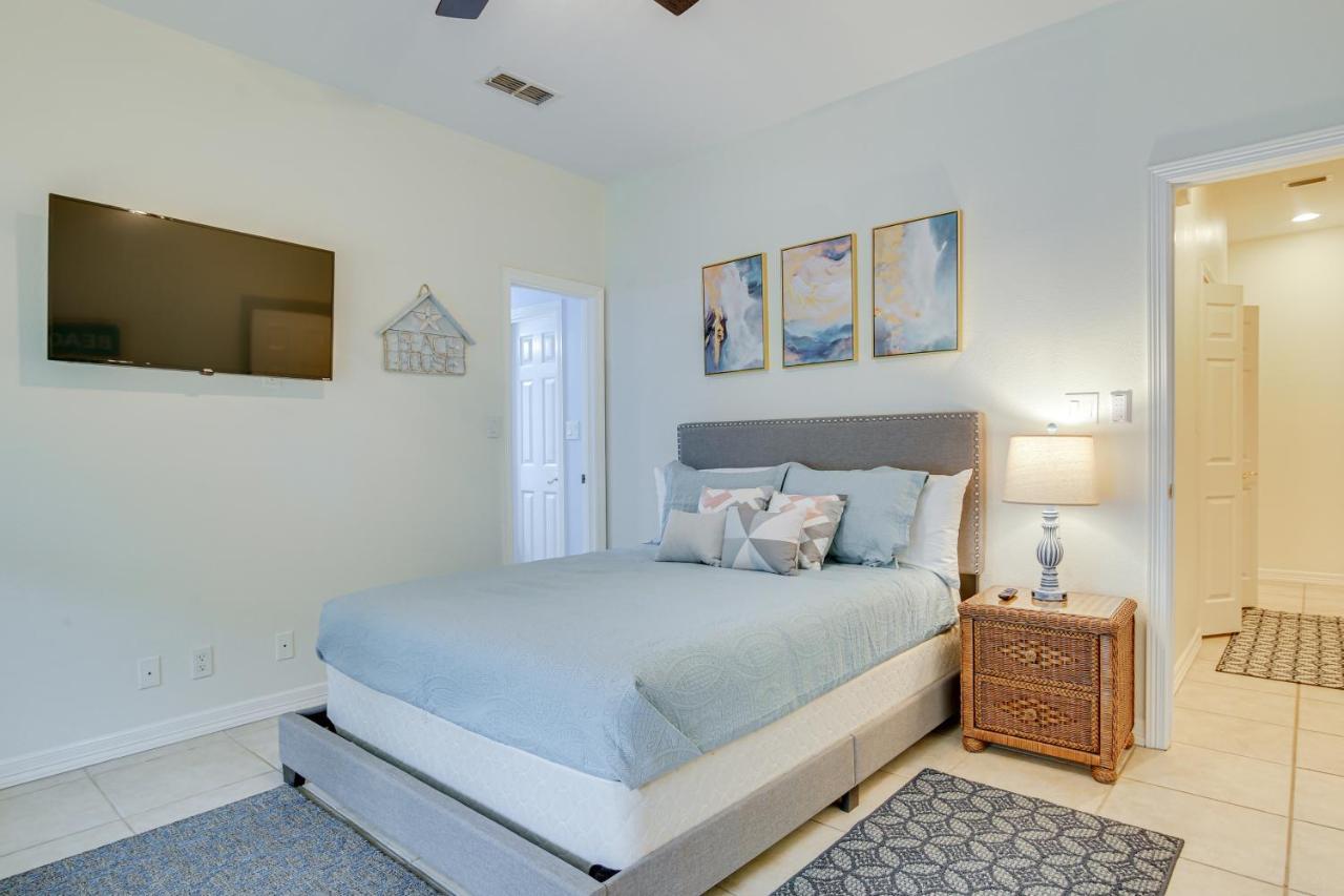 Oceanside Mars Oasis Heated Pool, Steps To Beach! Holiday home *