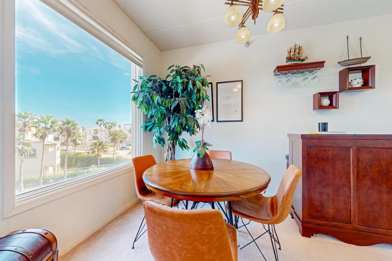 Palm Frond Sanctuary, Unit 302